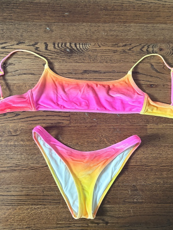 triangl swimwear Other - triangl swimwear Pink to Yellow Ombre Velvet Bikini Top